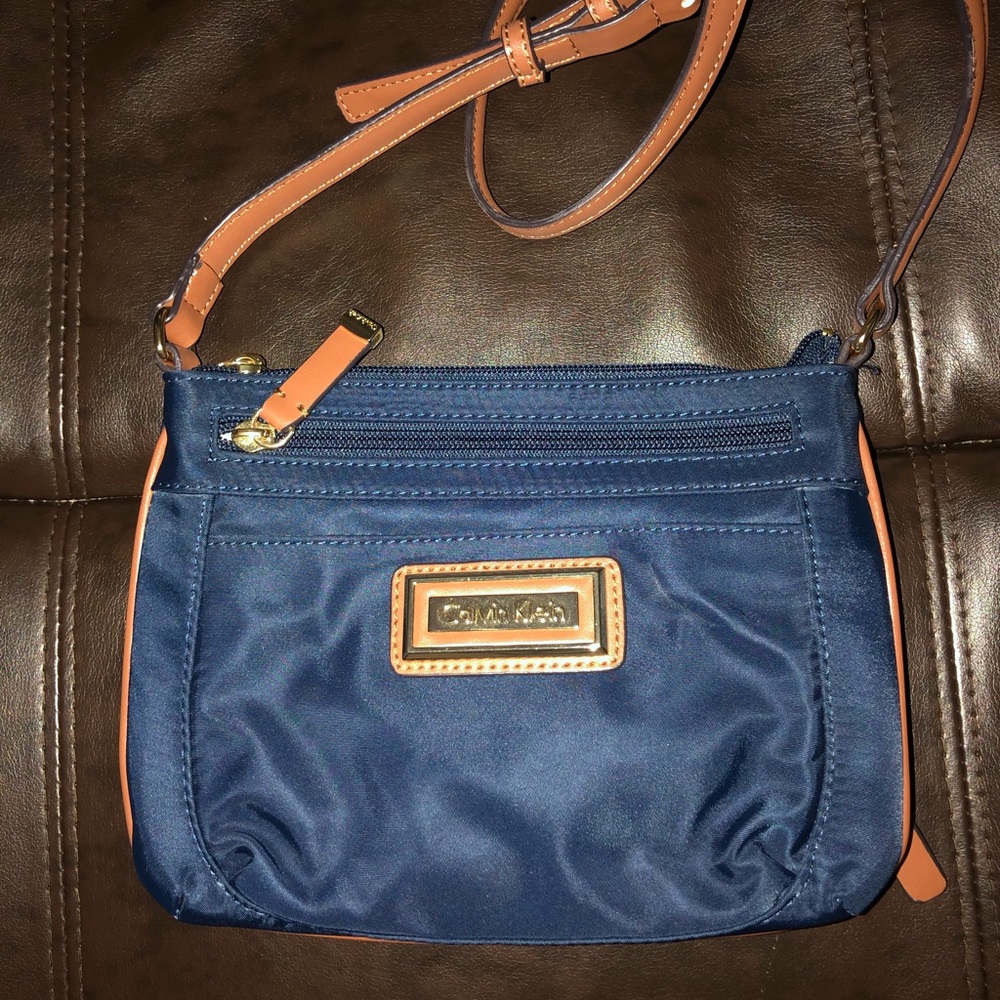 Crossbody purse